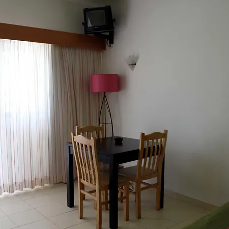 阿尔加维俱乐部自然酒店 公寓 *